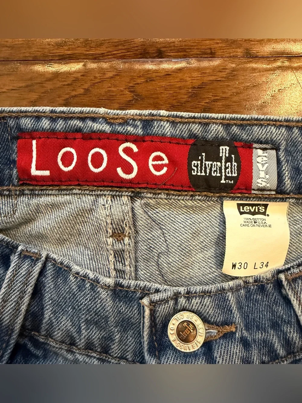VTG 90s SilverTab Levis Jeans W30 L34 Light Wash Blue Loose Fit Tapered Leg USA